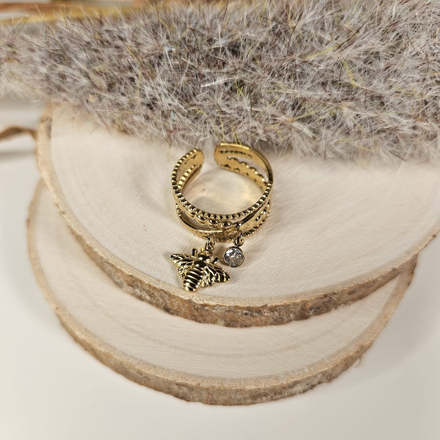 CHARLOTTE - Bague triple lignes avec pendentifs abeille et un strass