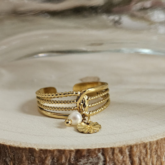 HANAÉ - Bague avec une fleur martelée et petite perle