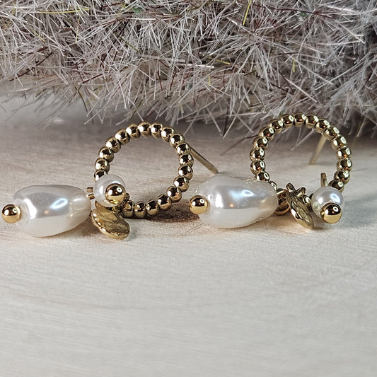 PERLA - Boucles D'oreilles cercle avec une pampille martelée et perles