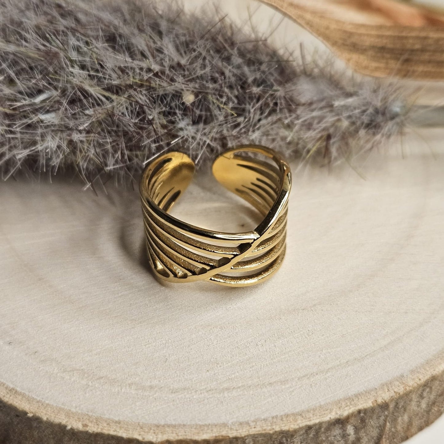 LA REINE - Bague aux lignes dorées