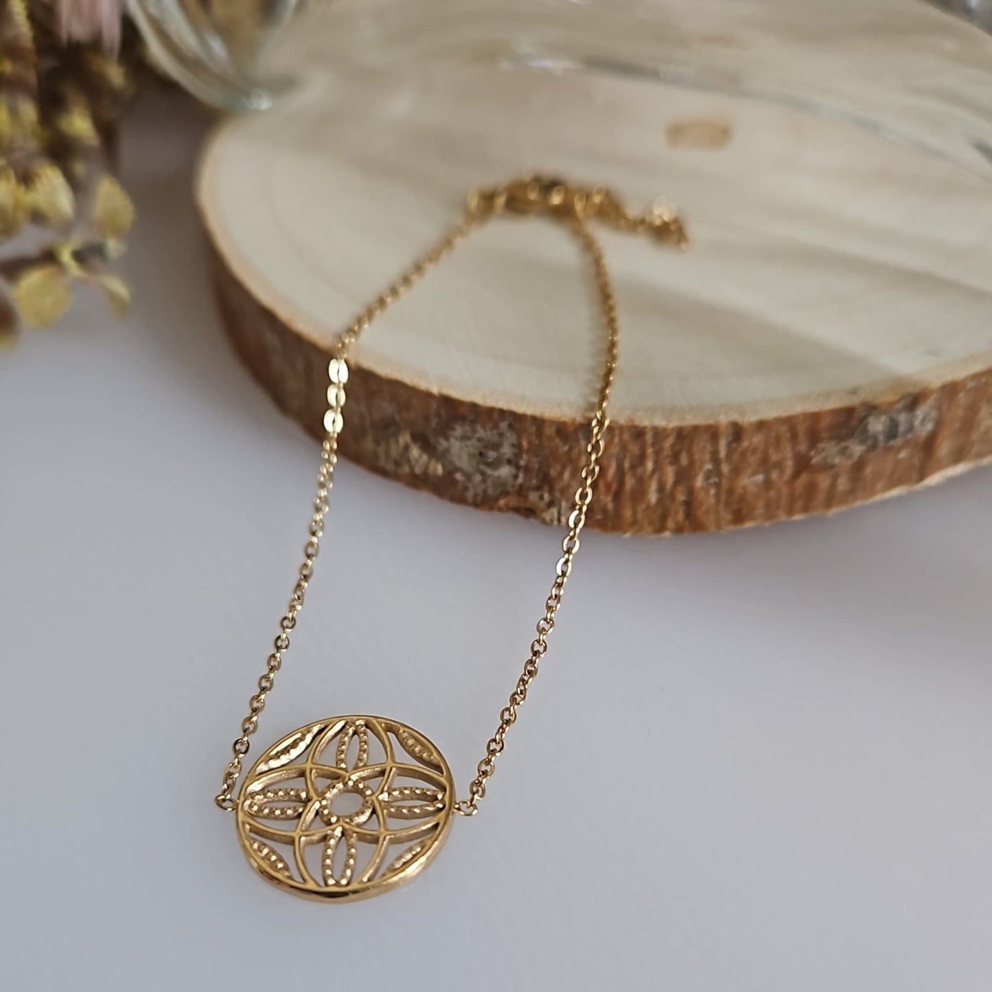 ROSALIE - Bracelet motif rosace doré en acier inoxydable