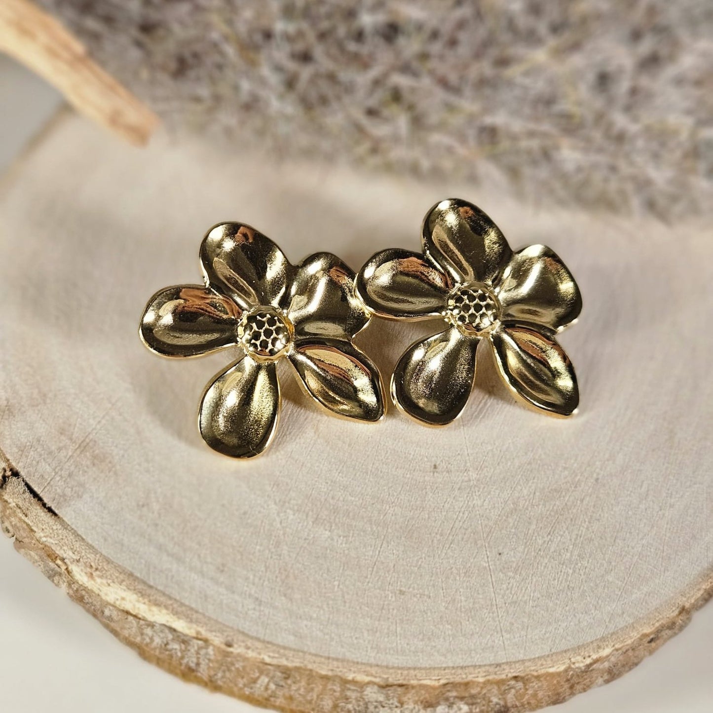 FLOWER - Boucles d'oreilles sous forme d'une fleur